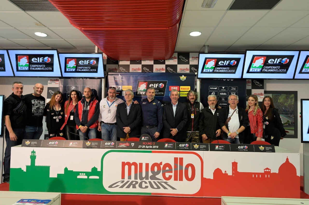CIV Mugello: pioggia o sole, la Ducati Panigale V4 R non si batte!